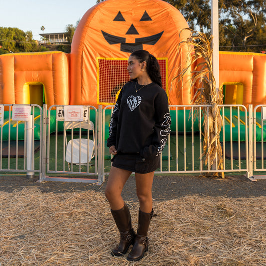 WAU Heart Crewneck — Black